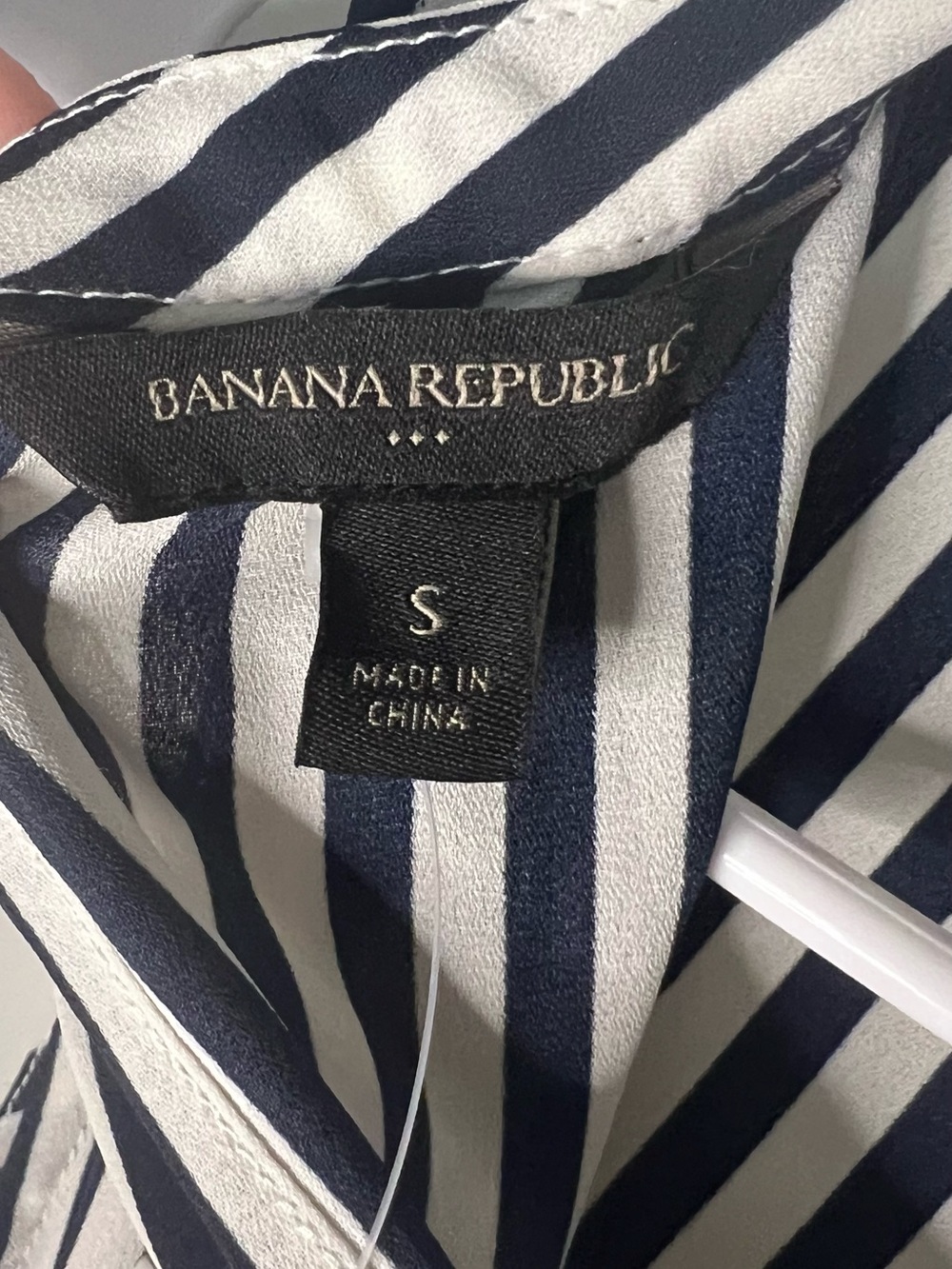 Banana Republic Navy and White Vertical Stripe Sleeveless V-Neck Camisole - Picture 5 of 6